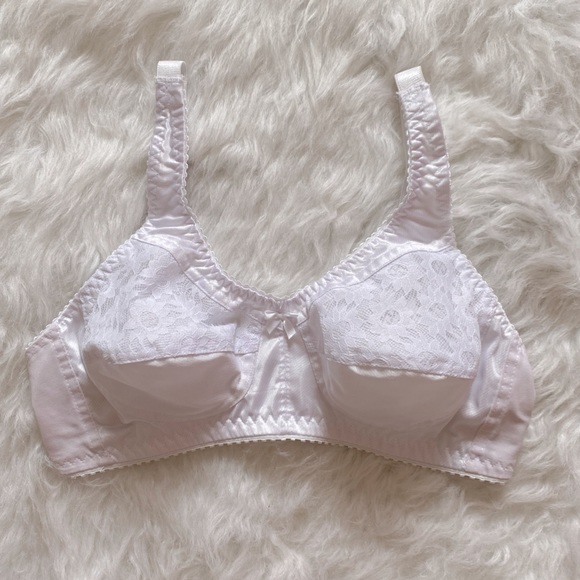 Vanity Fair Intimates & Sleepwear Vintage Lace Bra Poshmark